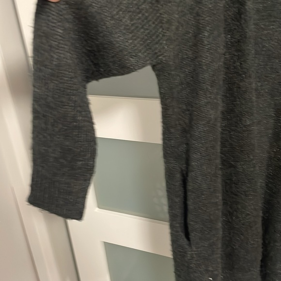 Black sweater - Picture 4 of 5